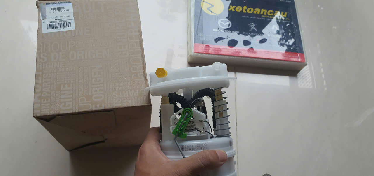 Cum bom xang Renault Duster 2015 (4)