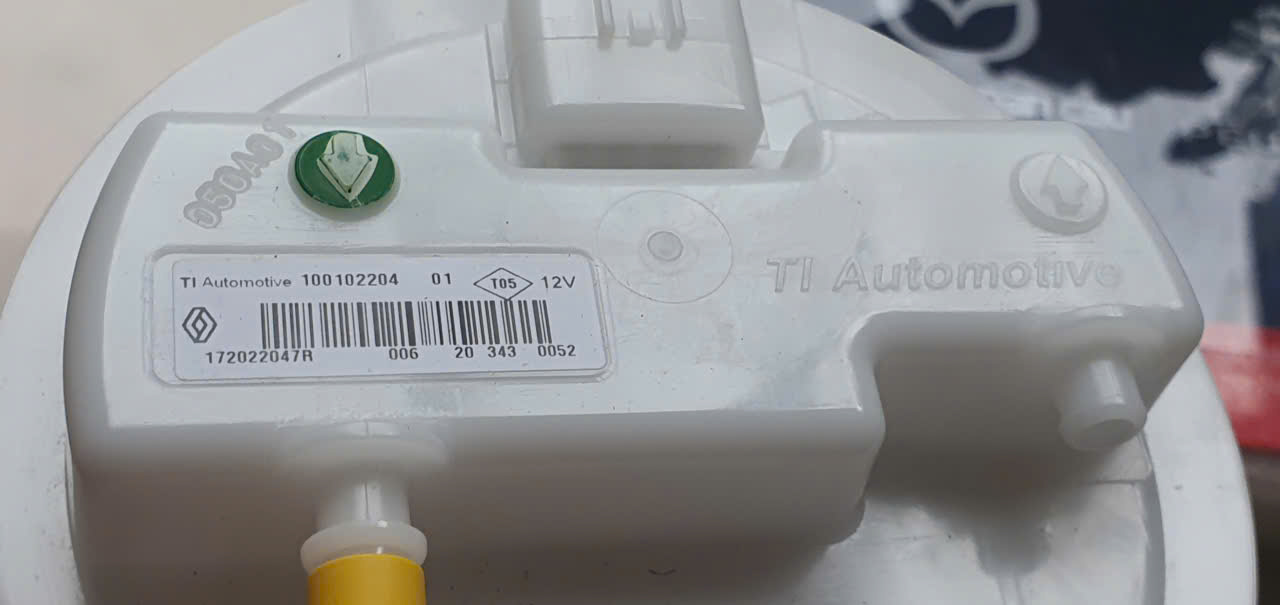 Cum bom xang Renault Duster 2015 (7)