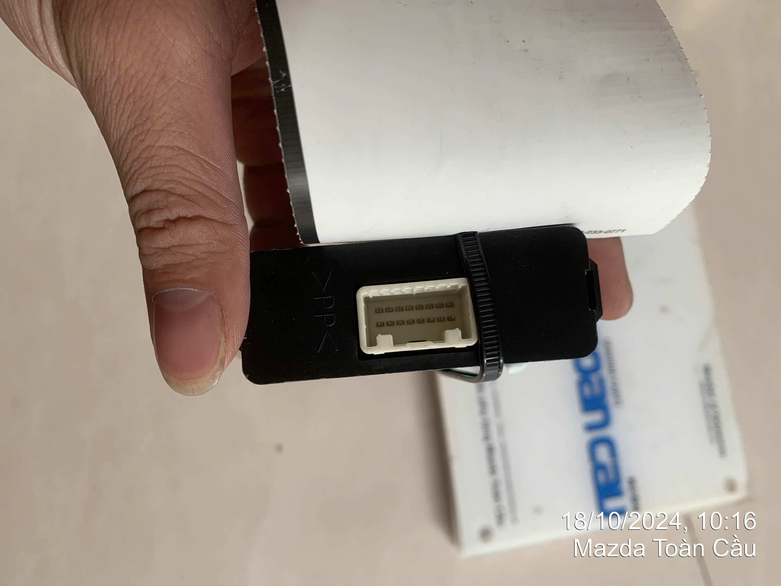 Hop dieu khien den Pha CX5 2016 KA0G (1)