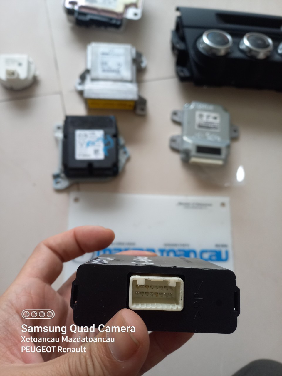 Hop dieu khien den pha CX5 2020 CX8 ma KB (1)